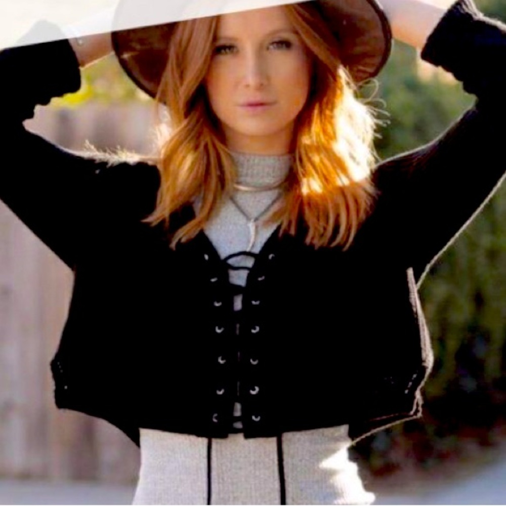 Millau Lace Up 100% Cotton Knit Cropped Long Sleeve Sweater S like new